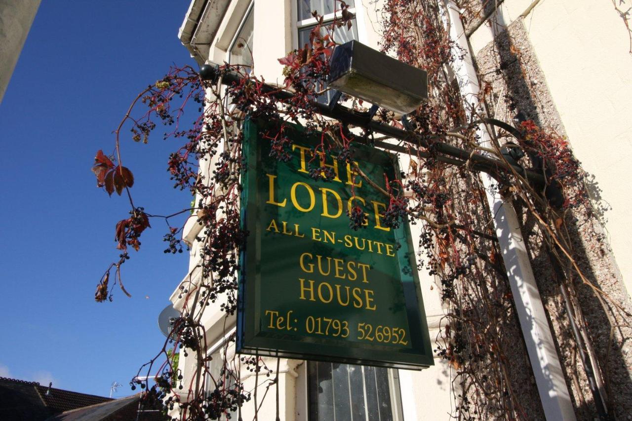 The Lodge Swindon Buitenkant foto